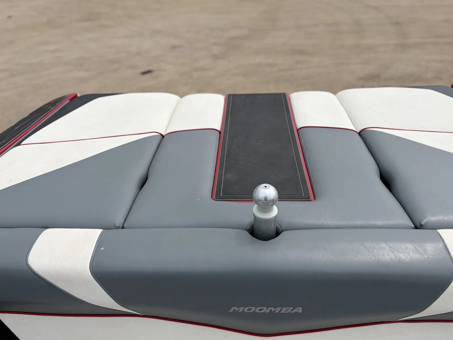 2016 MOOMBA MOJO