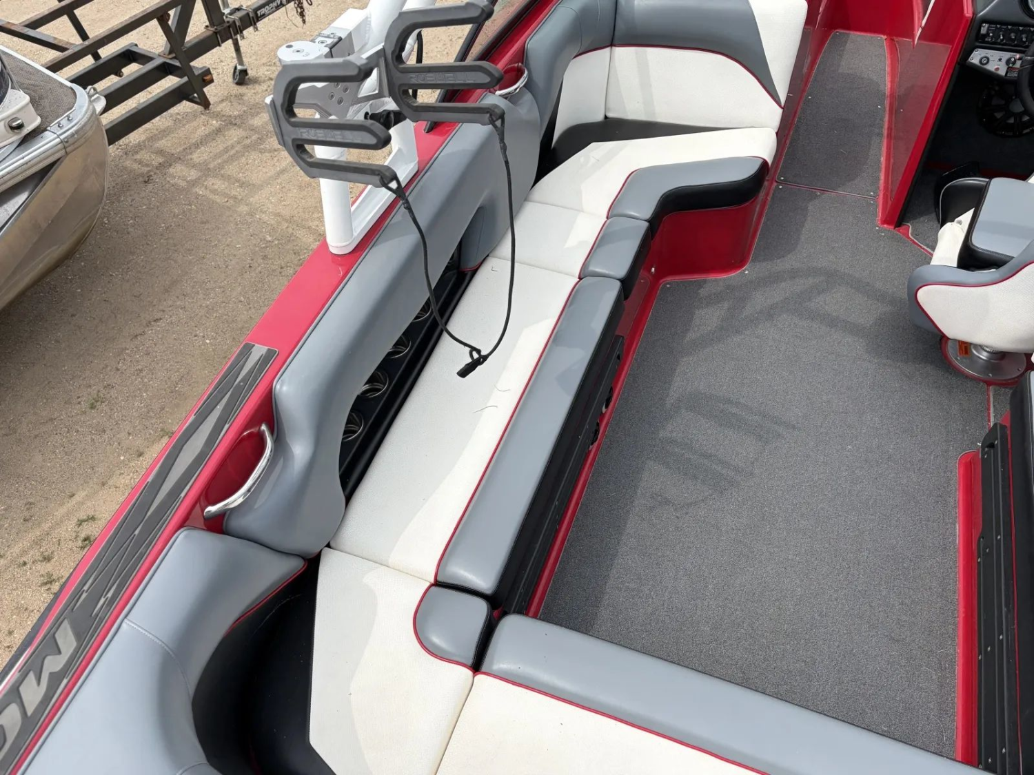 2016 MOOMBA MOJO