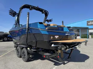 2026-mastercraft-xt23-140377-image8