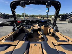 2026-mastercraft-xt23-140377-image9