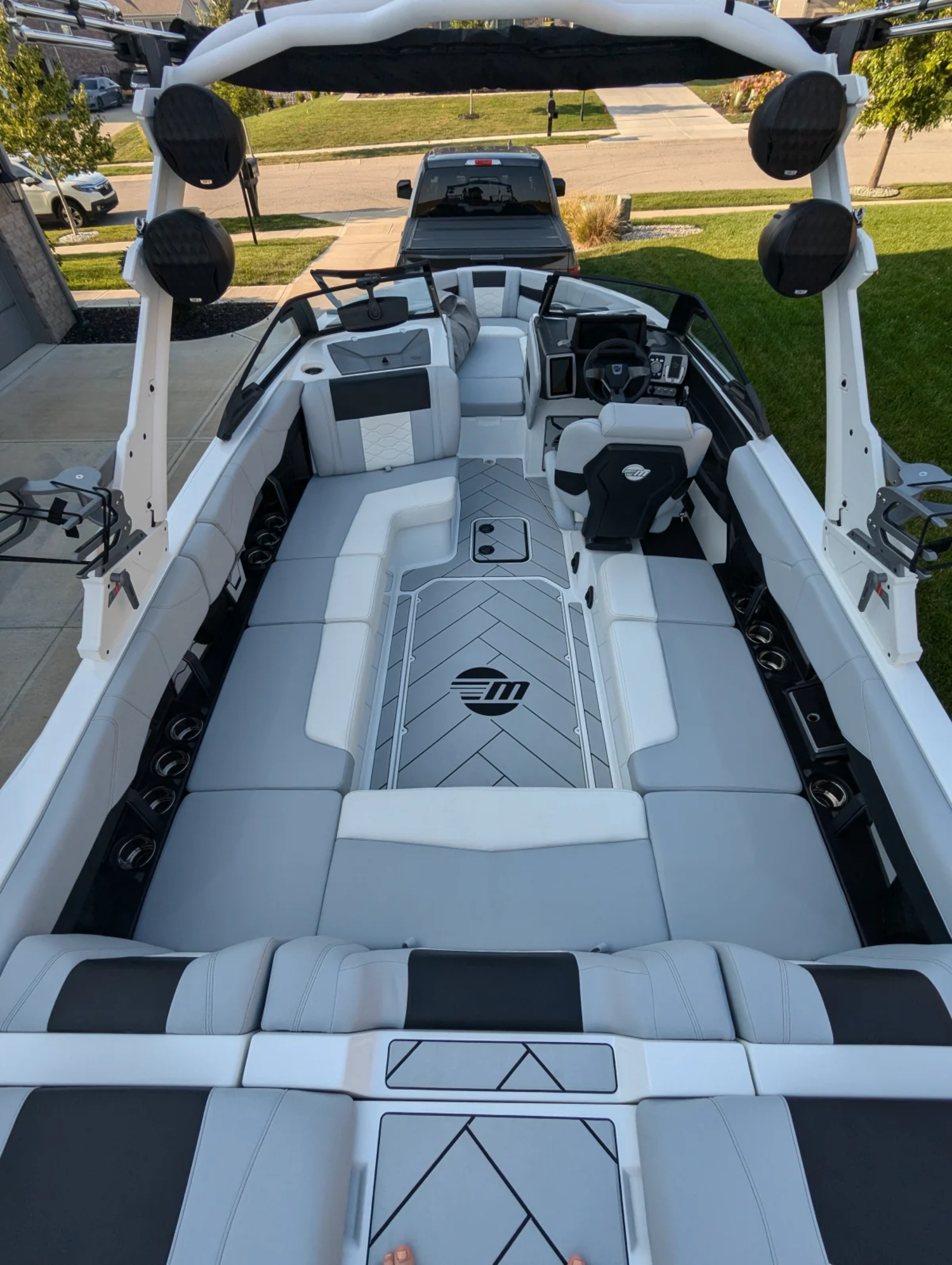 2024 23 LSV