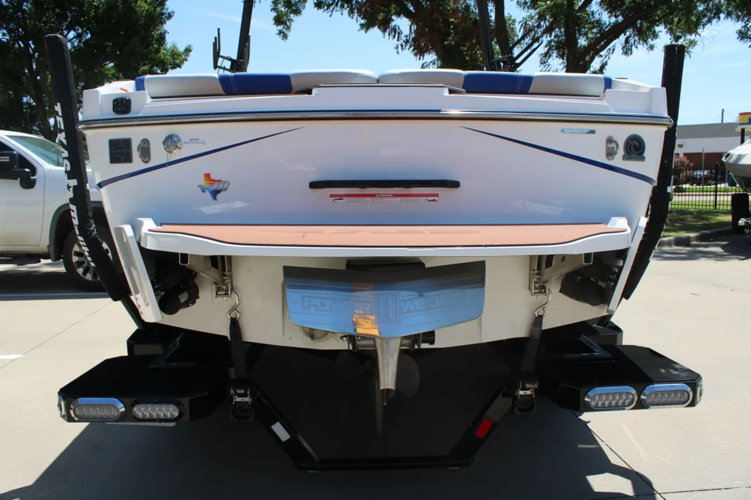 2025 Axis T220