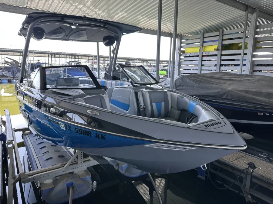 2021-malibu-wakesetter-23-lsv-140567-image1.webp