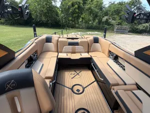 2025-mastercraft-x24-140577-image10