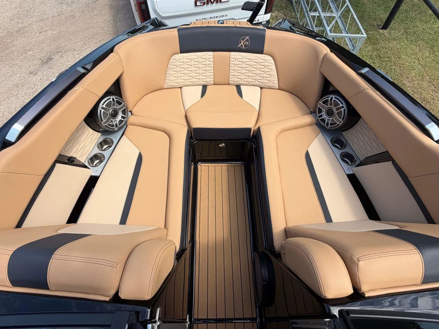 2025-mastercraft-x24-140577-image11