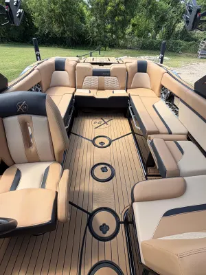 2025-mastercraft-x24-140577-image14