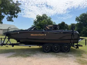 2025-mastercraft-x24-140577-image1