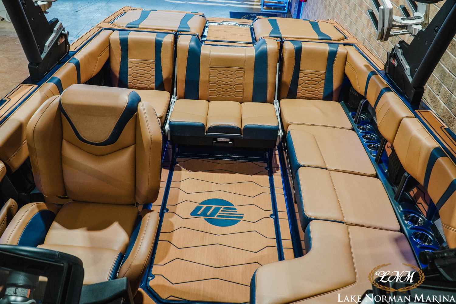 2025 Malibu 23 MXZ