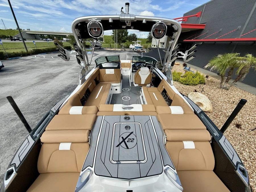 2020-mastercraft-x22-140588-image10