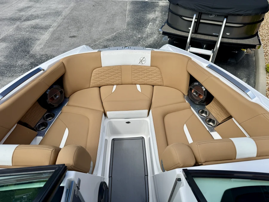 2020-mastercraft-x22-140588-image11
