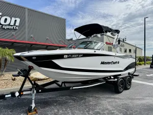 2020-mastercraft-x22-140588-image2