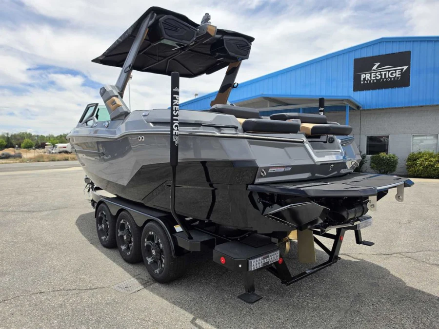 2027-mastercraft-x23-140602-image5