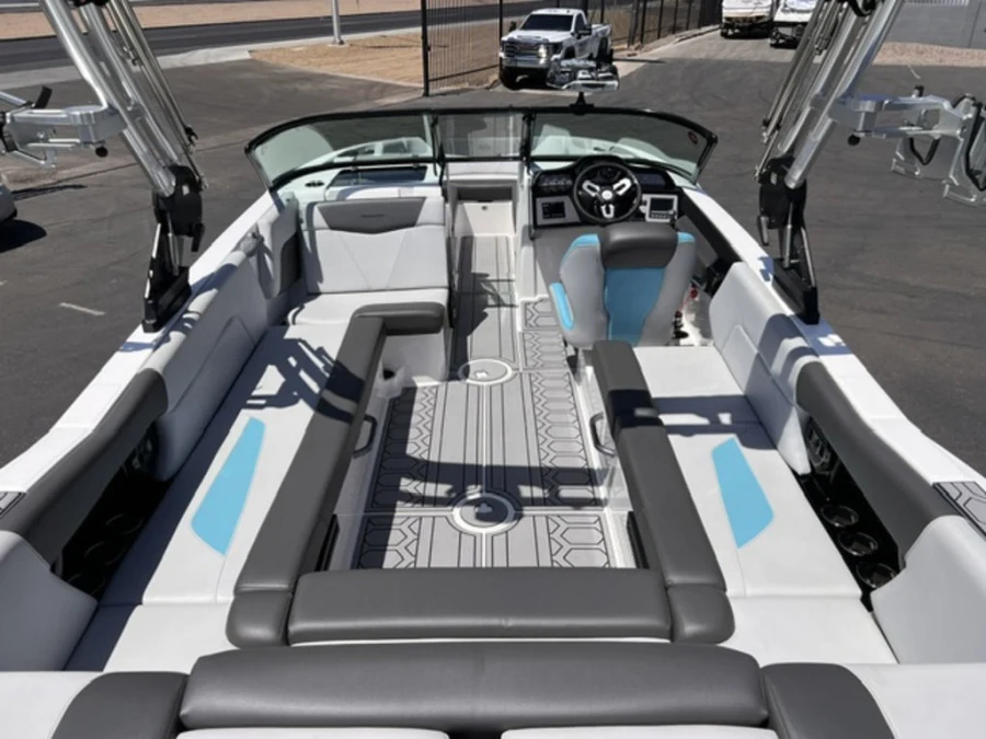 2021-mastercraft-nxt24-140612-image10