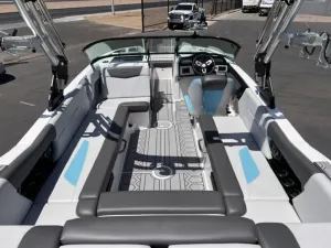 2021-mastercraft-nxt24-140612-image10