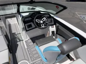 2021-mastercraft-nxt24-140612-image11