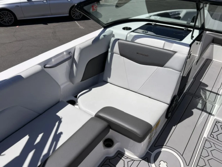 2021-mastercraft-nxt24-140612-image12