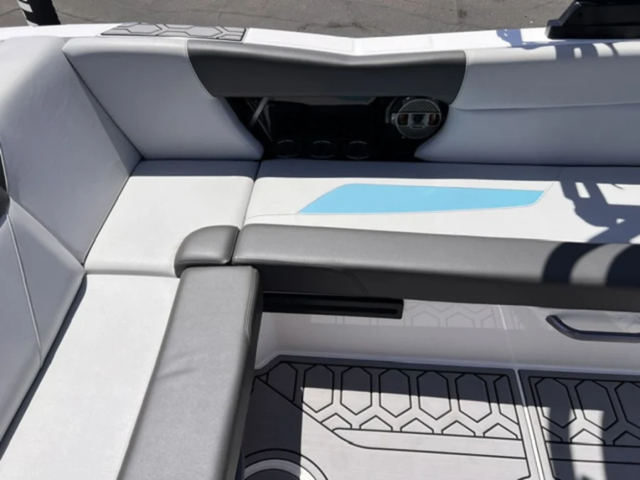 2021-mastercraft-nxt24-140612-image13