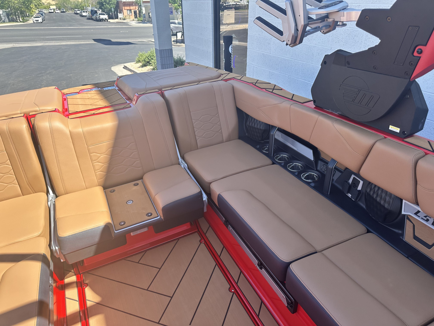2024 Malibu Boats 23 LSV