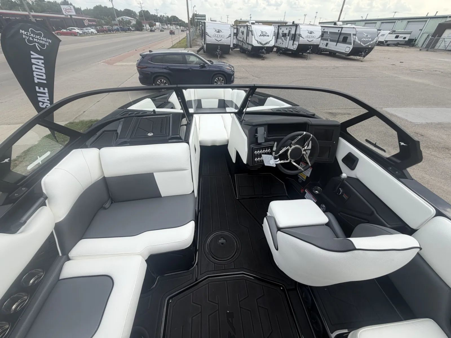 2027 MOOMBA CRAZ