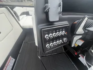 2027-moomba-craz-139576-image19
