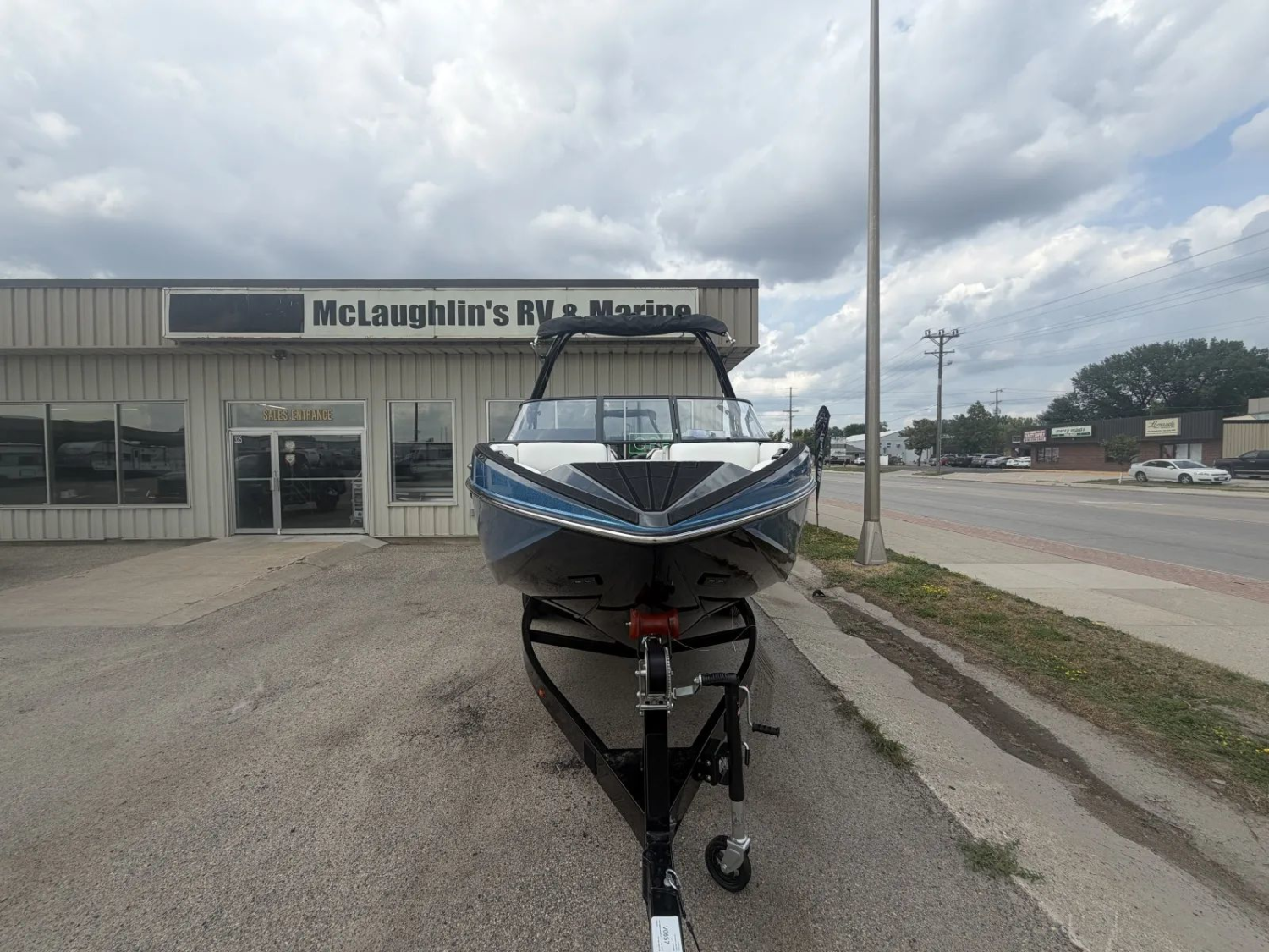 2027 MOOMBA CRAZ