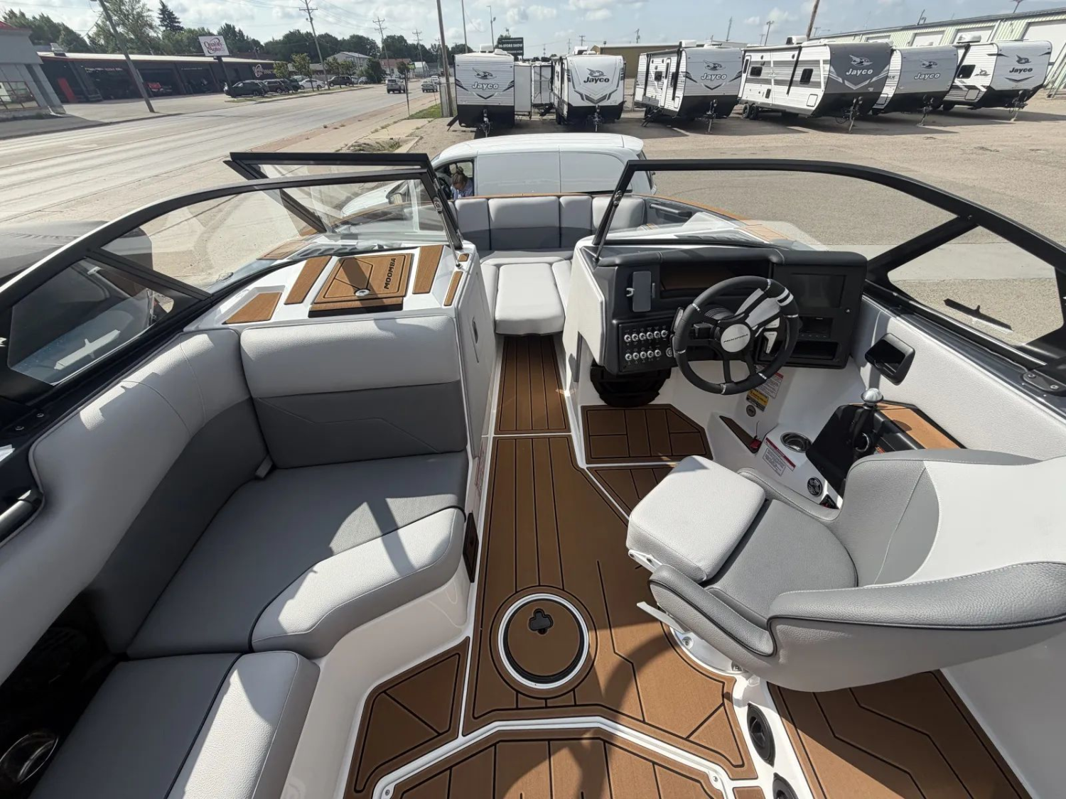 2027 MOOMBA MAX