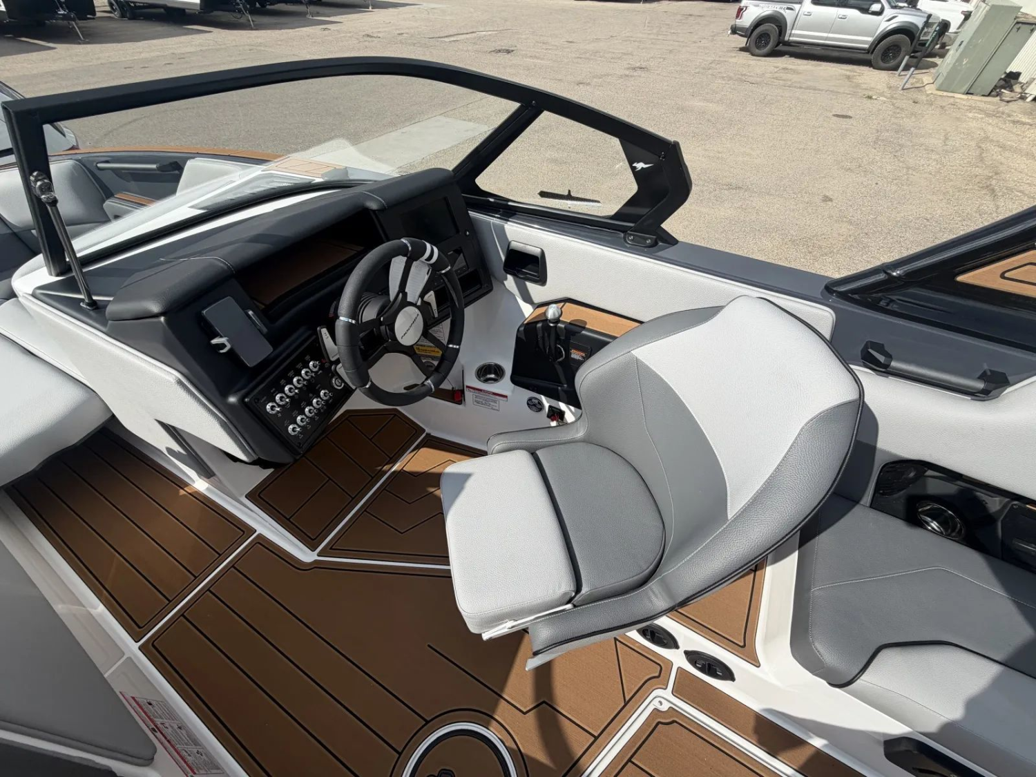 2027 MOOMBA MAX