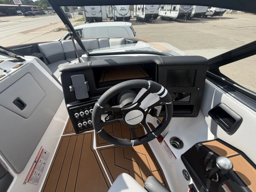 2027-moomba-max-139577-image18