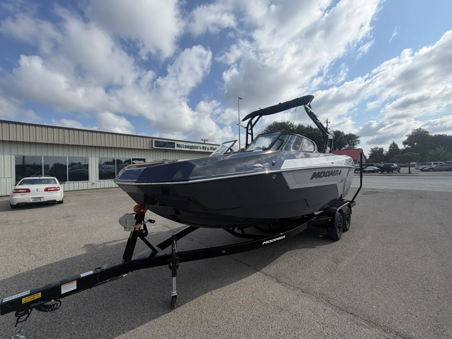 2027 MOOMBA MAX