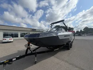 2027-moomba-max-139577-image7