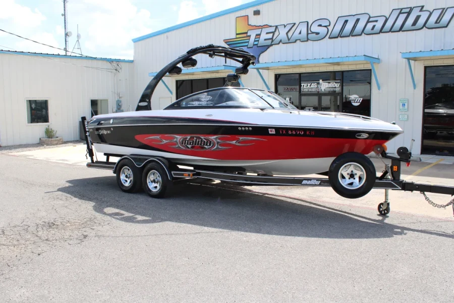 2005-malibu-wakesetter-vlx-140634-image1.webp