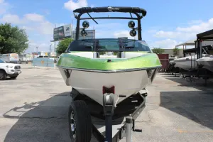 2017-malibu-wakesetter-23-lsv-140667-image2.webp