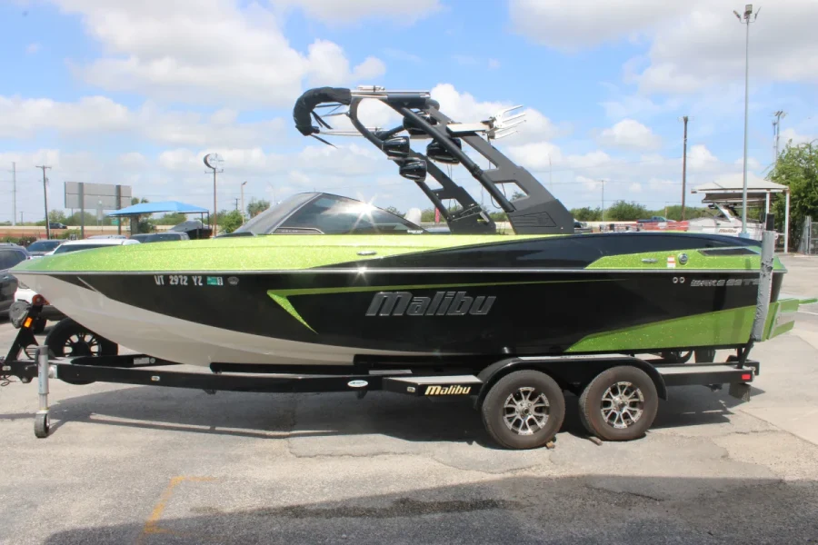 2017-malibu-wakesetter-23-lsv-140667-image4.webp