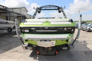 2017-malibu-wakesetter-23-lsv-140667-image7.webp