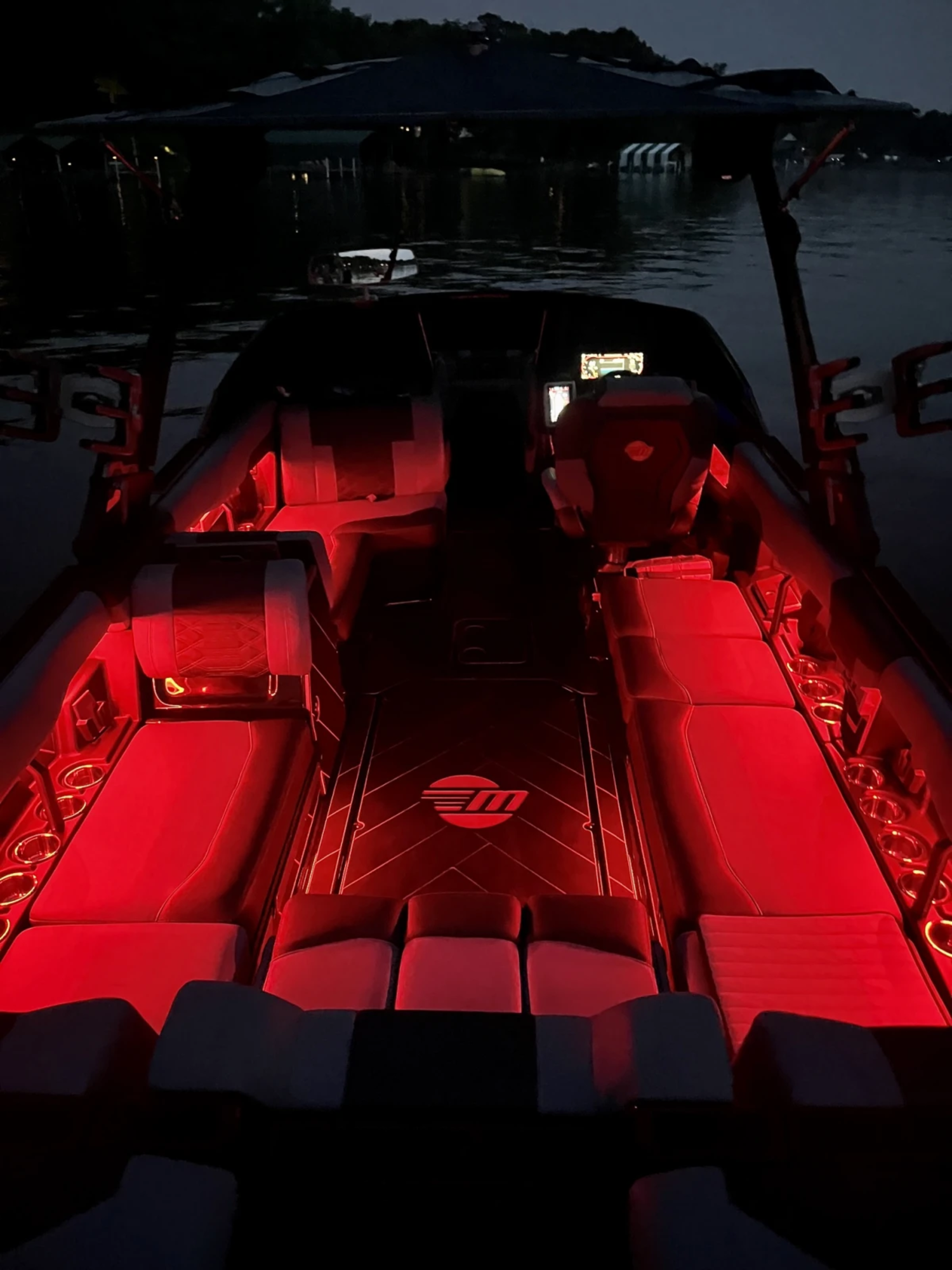 Loaded 2023 Malibu Wakesetter 26 LSV - LT4 Supercharged 607 HP - LT 200 Freshwater Hours