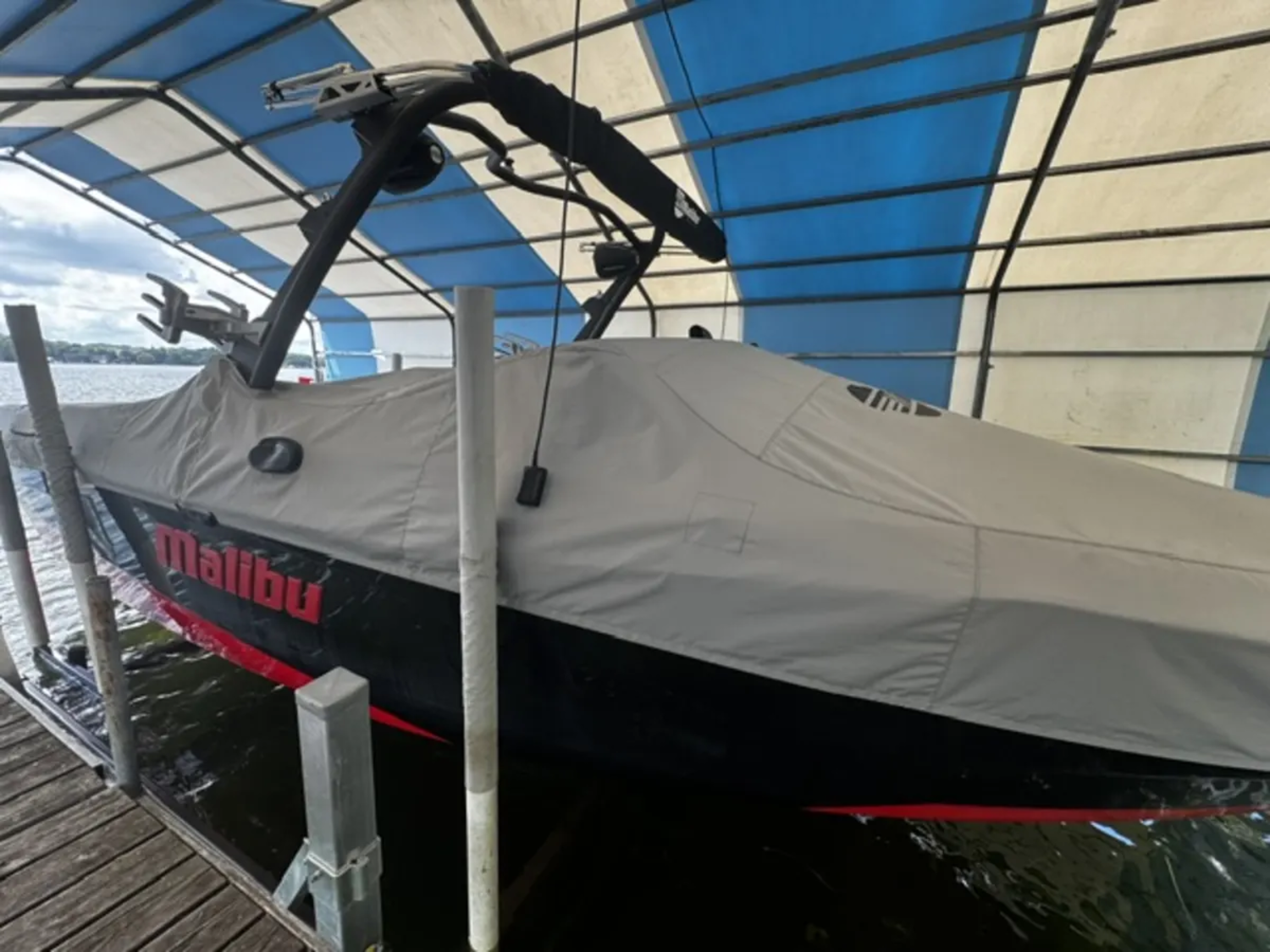 Loaded 2023 Malibu Wakesetter 26 LSV - LT4 Supercharged 607 HP - LT 200 Freshwater Hours