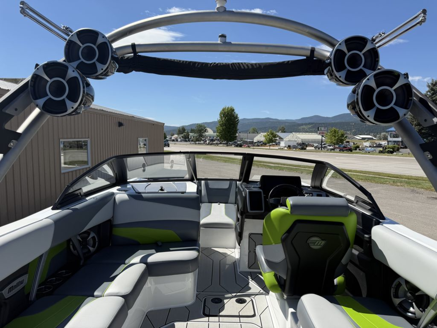 2020 Malibu Boats 22 MXZ
