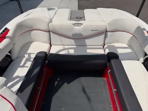 2017-mastercraft-xt21-140708-image19