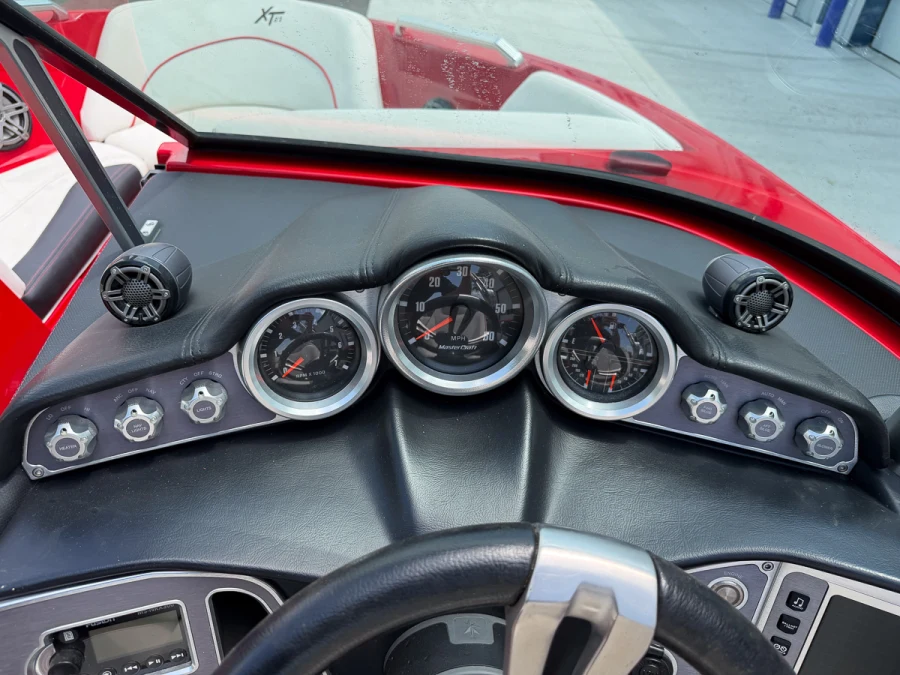 2017-mastercraft-xt21-140708-image21