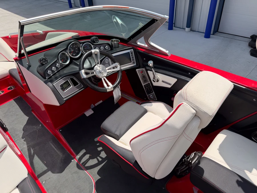 2017-mastercraft-xt21-140708-image24