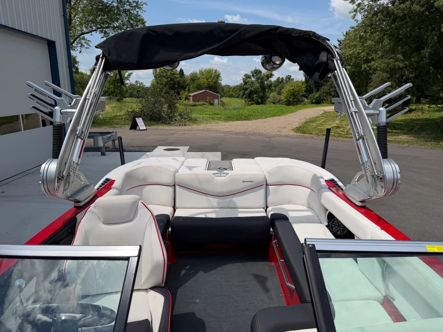 2017-mastercraft-xt21-140708-image25