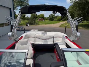 2017-mastercraft-xt21-140708-image25