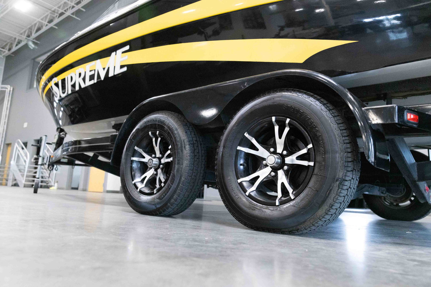 2013 Supreme V232