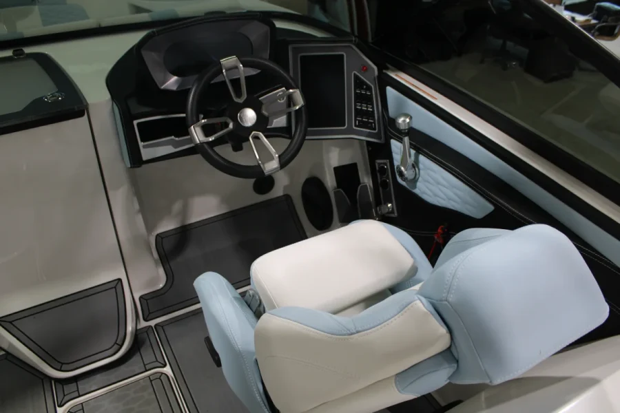 2023-mastercraft-x26-140739-image3.webp