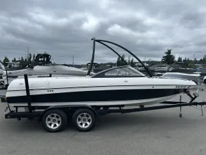 2004-malibu-wakesetter-vlx-140740-image0.webp