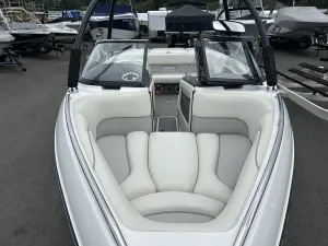 2004-malibu-wakesetter-vlx-140740-image1.webp