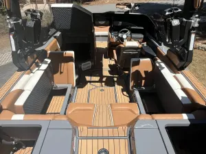 2022-nautique-g23-140749-image1.webp