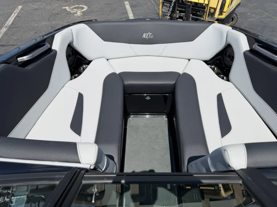 2023-mastercraft-nxt22-140754-image9.webp