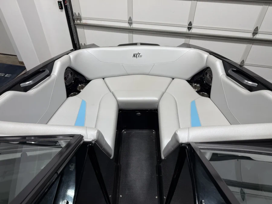 2020-mastercraft-nxt20-140760-image2.webp