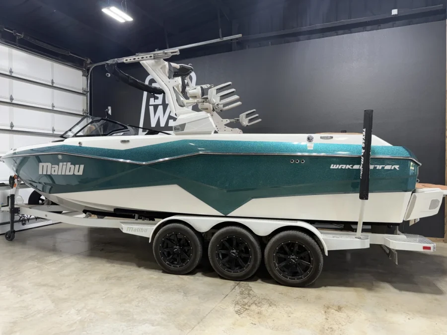 2024-malibu-wakesetter-25-lsv-140768-image1.webp